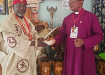 Obowo Agog As Archbishop Onuoha Pays Visit To Eze Amb Adighiogu, Commends Highness Leadership